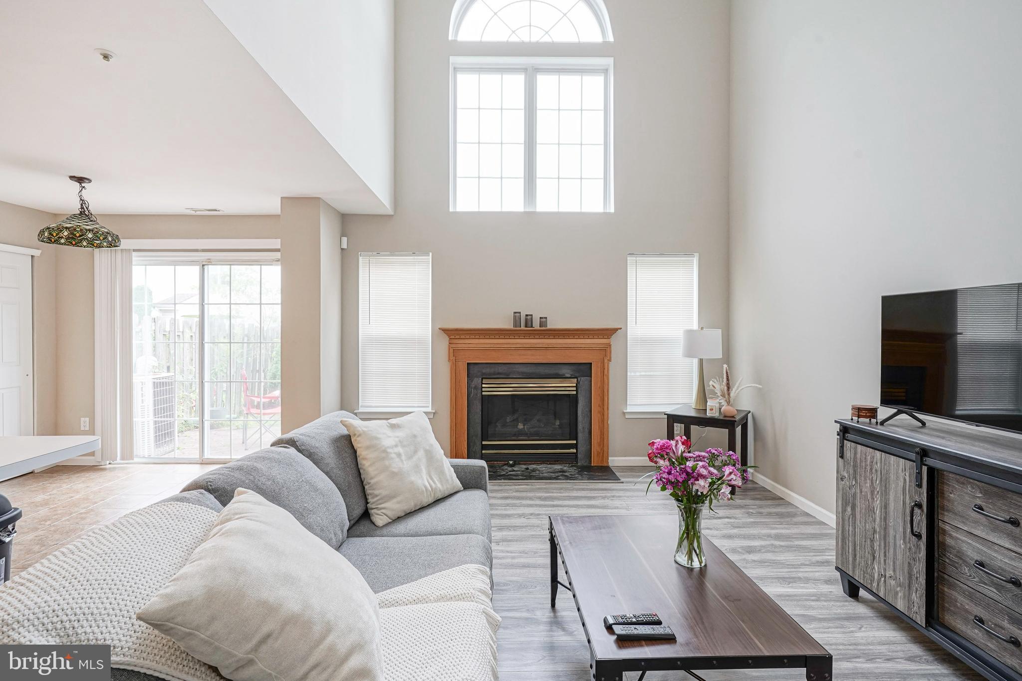 127 Buckingham Way Mount Laurel, NJ 08054 - Photo 3 of 32