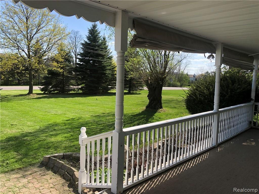 4311 East Cook Road Grand Blanc, MI 48439 - Photo 19 of 21 Covered Front Porch!