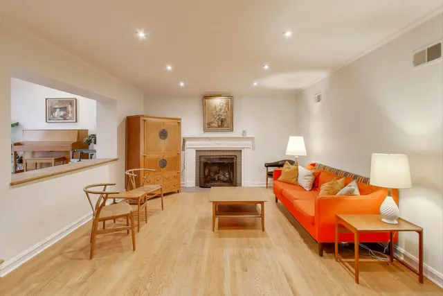 $579,900 | 4665 West Peterson Avenue, Chicago, IL 60646