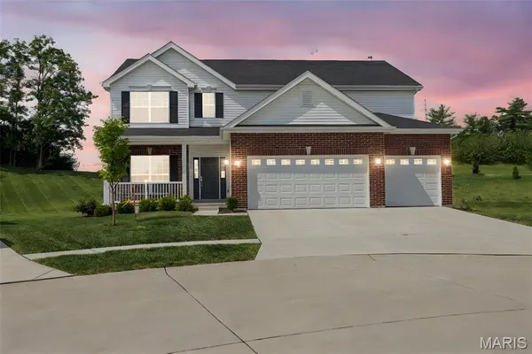 $845,000 | 1024 Miremont Drive, Ballwin, MO 63011