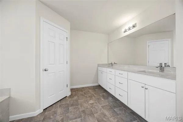 $845,000 | 1024 Miremont Drive, Ballwin, MO 63011