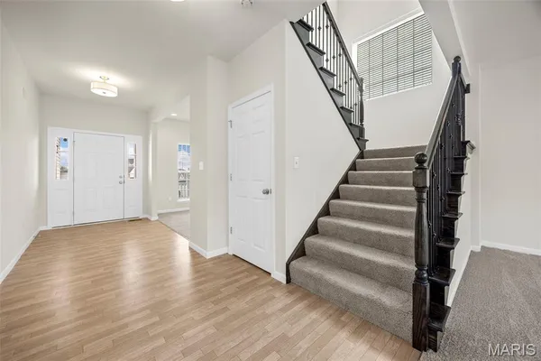 $845,000 | 1024 Miremont Drive, Ballwin, MO 63011