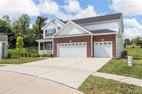 $845,000 | 1024 Miremont Drive, Ballwin, MO 63011