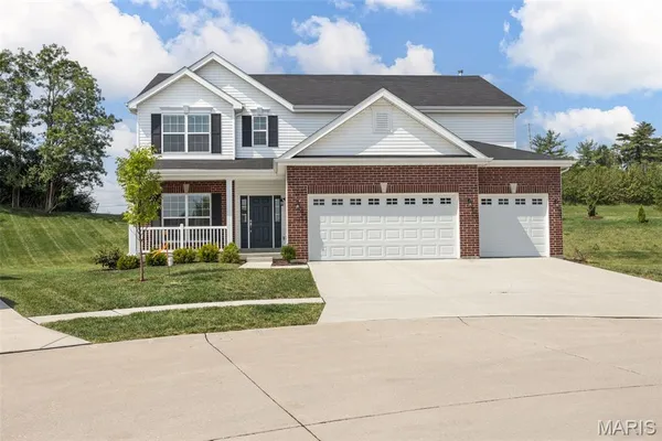 $845,000 | 1024 Miremont Drive, Ballwin, MO 63011