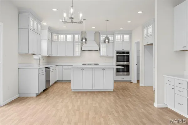 $845,000 | 1024 Miremont Drive, Ballwin, MO 63011