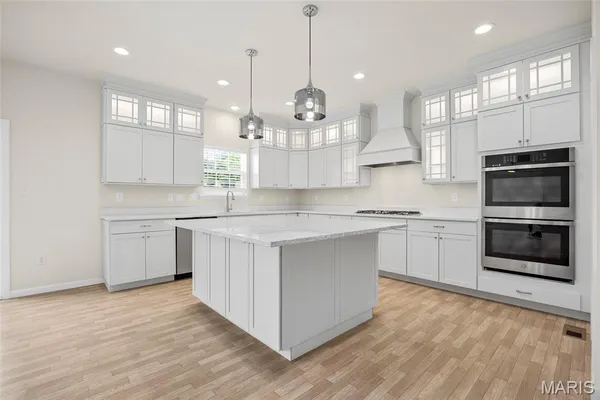 $845,000 | 1024 Miremont Drive, Ballwin, MO 63011