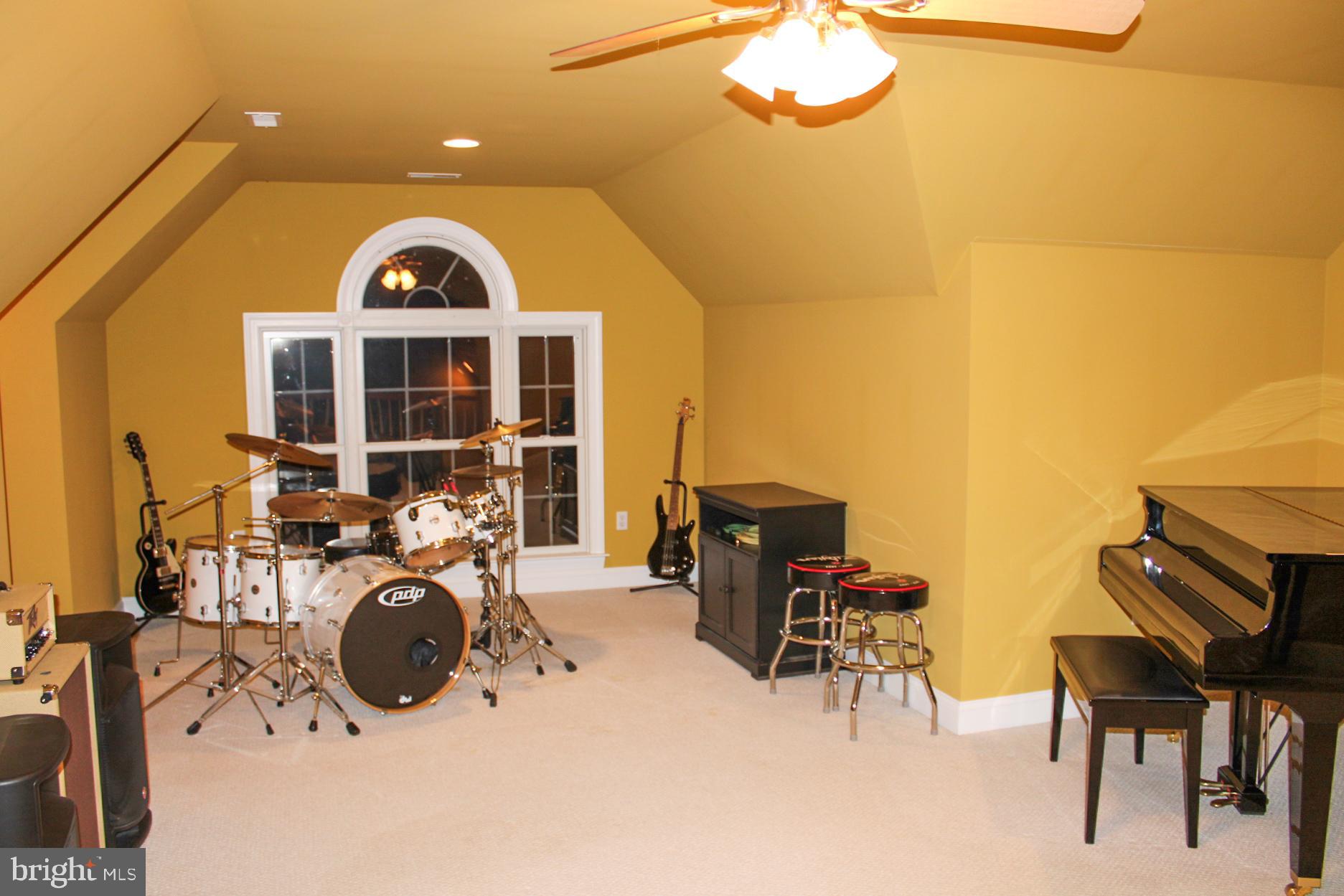 1046 Pond Neck Road Earleville, MD 21919 - Photo 18 of 25 Loft Music, craft, study, office, 5th bedroom?