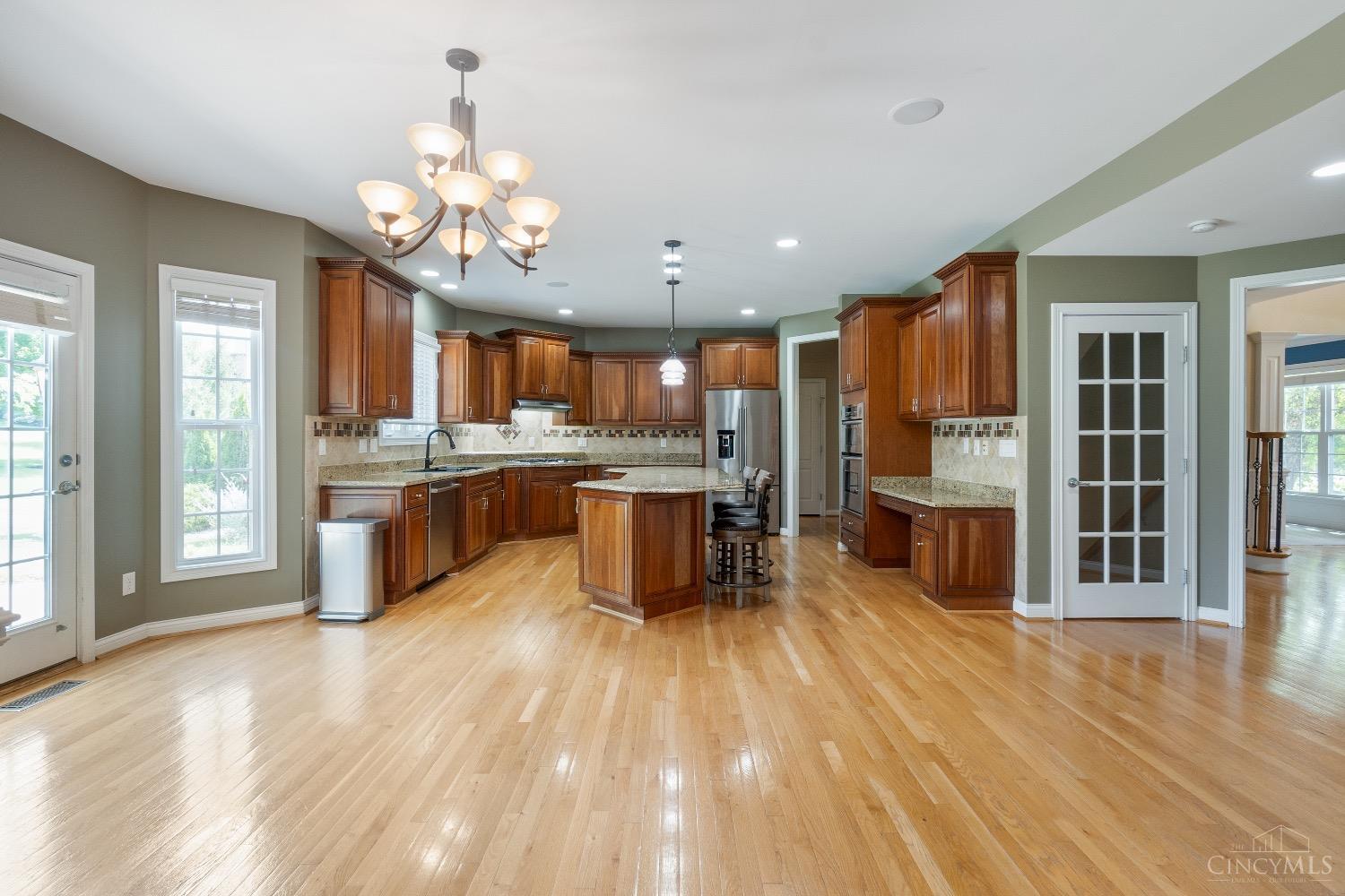 7808 Ingrams Ridge Drive Cincinnati, OH 45244 - Photo 9 of 68
