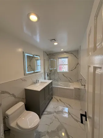 $4,500 | 1090 Pelham Parkway South | Pelham Parkway