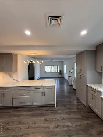 $4,500 | 1090 Pelham Parkway South | Pelham Parkway