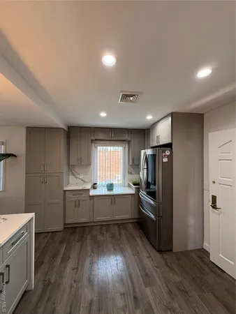 $4,500 | 1090 Pelham Parkway South | Pelham Parkway