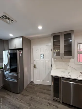 $4,500 | 1090 Pelham Parkway South | Pelham Parkway