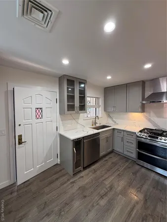 $4,500 | 1090 Pelham Parkway South | Pelham Parkway