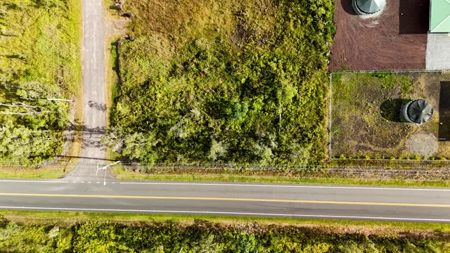 a picture of a lake view