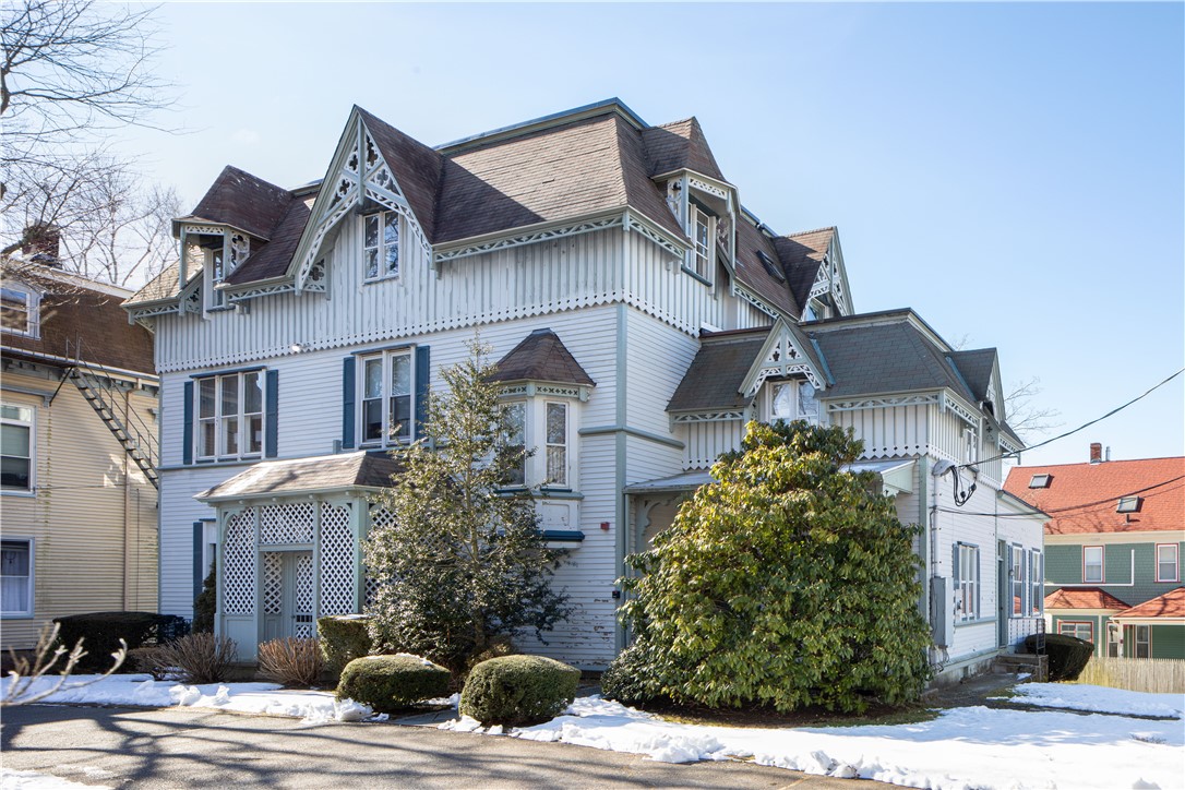 569 Spring Street, Unit 2 Newport, RI 02840 - Photo 1 of 29