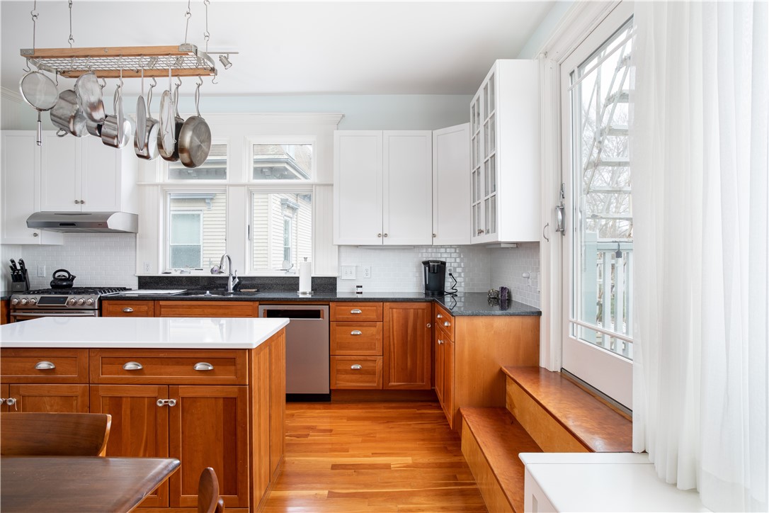 569 Spring Street, Unit 2 Newport, RI 02840 - Photo 11 of 29