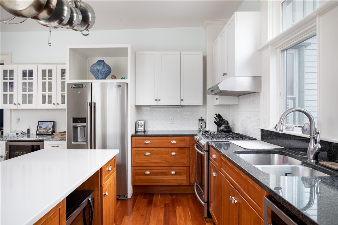 569 Spring Street, Unit 2 Newport, RI 02840 - Photo 12 of 29