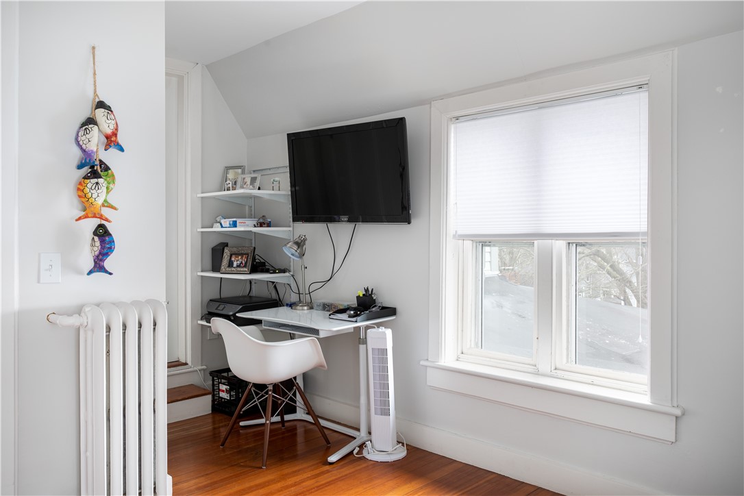 569 Spring Street, Unit 2 Newport, RI 02840 - Photo 18 of 29