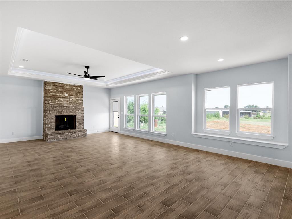 1013 Magnolia Court Springtown, TX 76082 - Photo 11 of 27