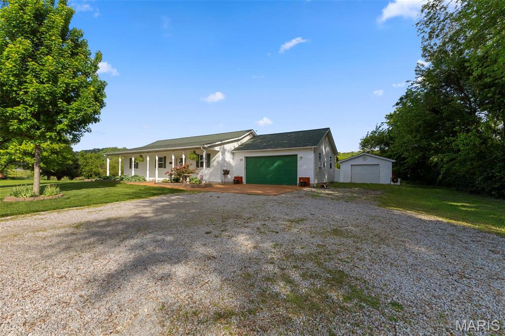 900 Bluffview Drive Dupo, IL 62239 - Photo 6 of 55