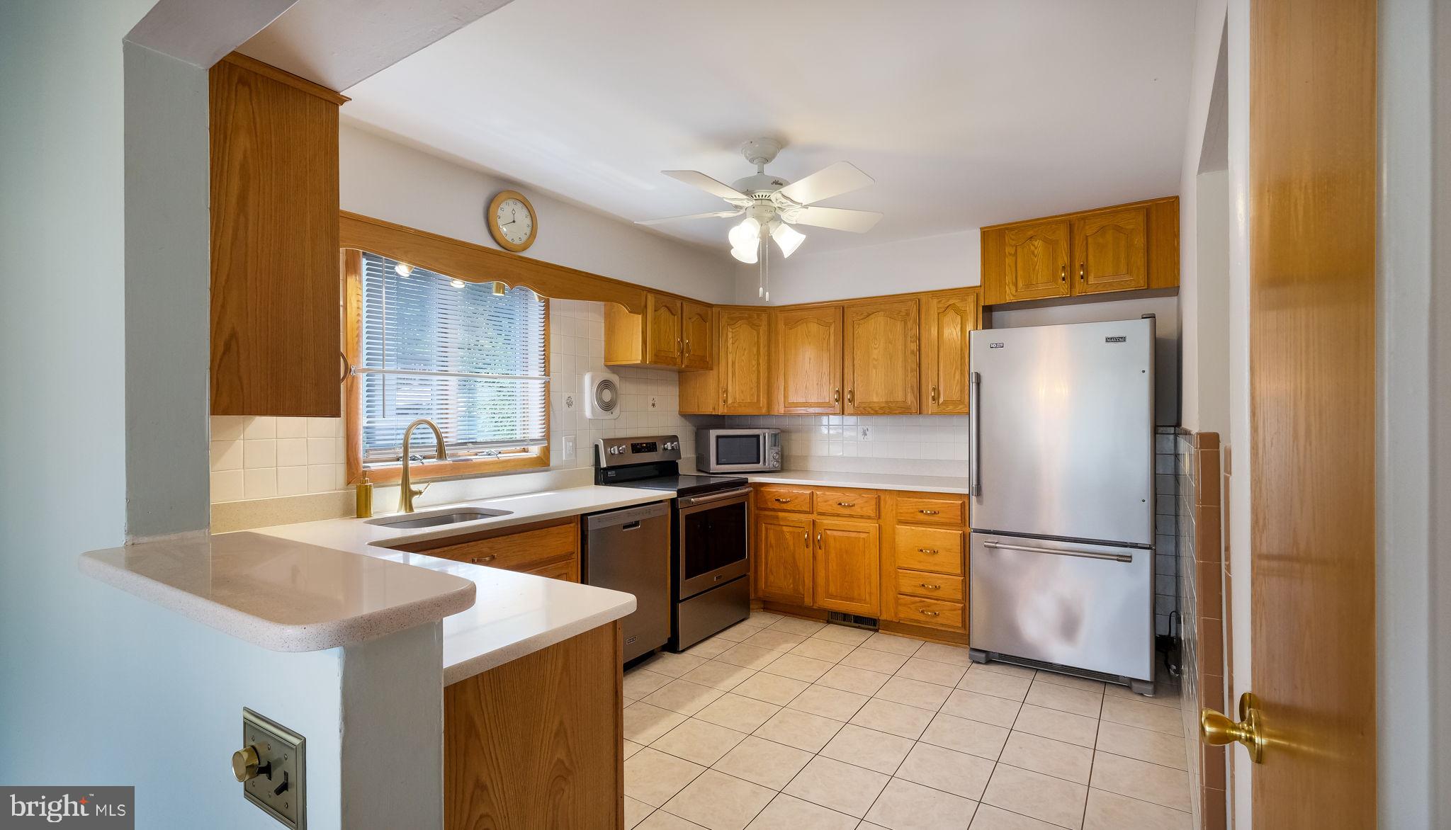 615 West County Line Road Horsham, PA 19044 - Photo 15 of 47 Kitchen