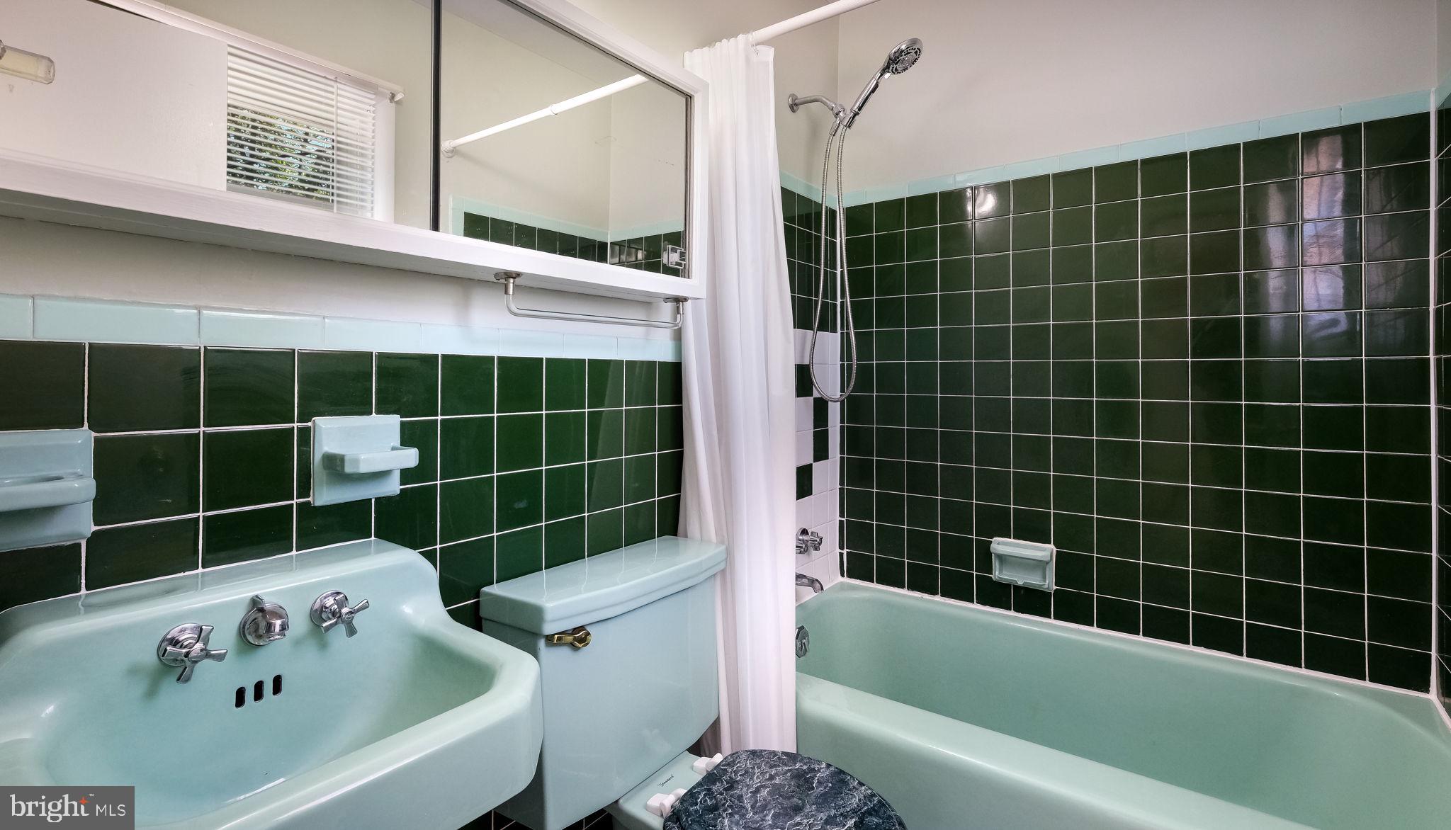 615 West County Line Road Horsham, PA 19044 - Photo 20 of 47 Primary Bath