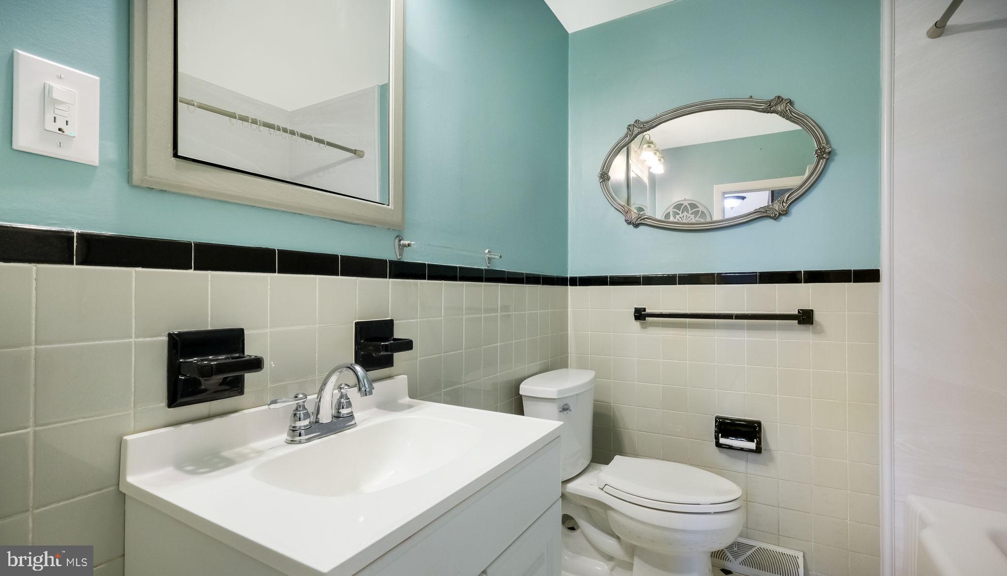 615 West County Line Road Horsham, PA 19044 - Photo 26 of 47 Hall bath