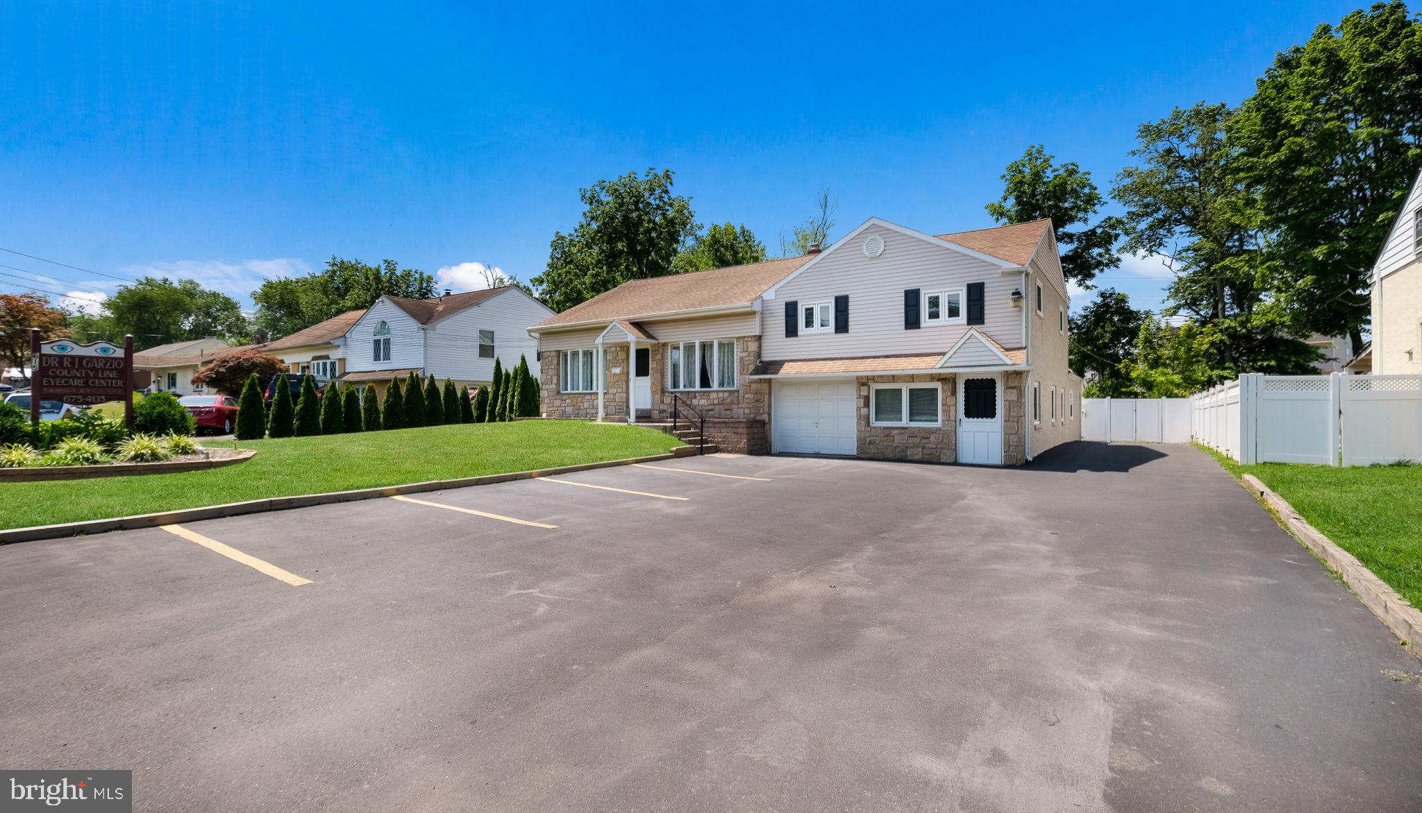 615 West County Line Road Horsham, PA 19044 - Photo 3 of 47