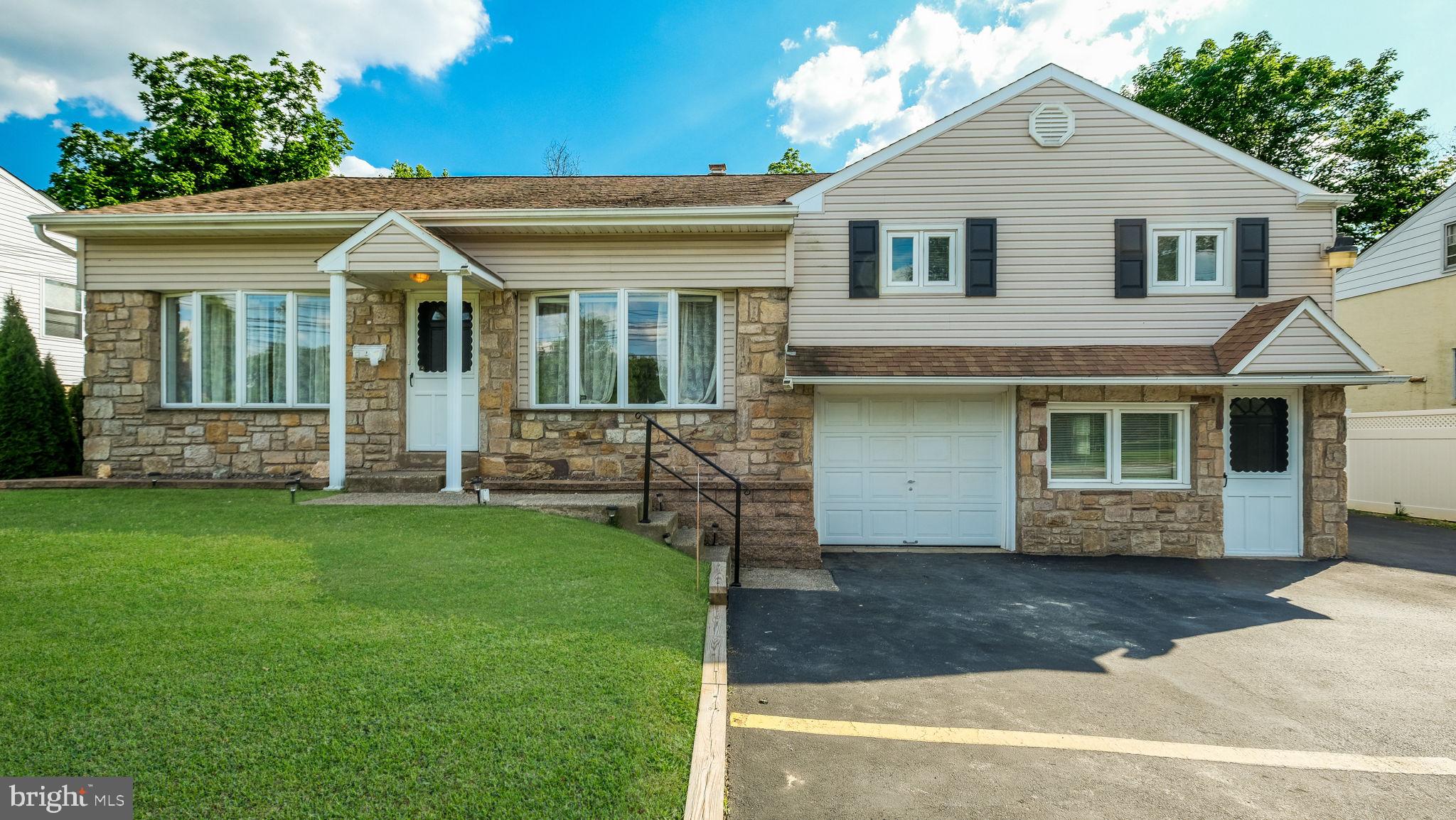 615 West County Line Road Horsham, PA 19044 - Photo 6 of 47