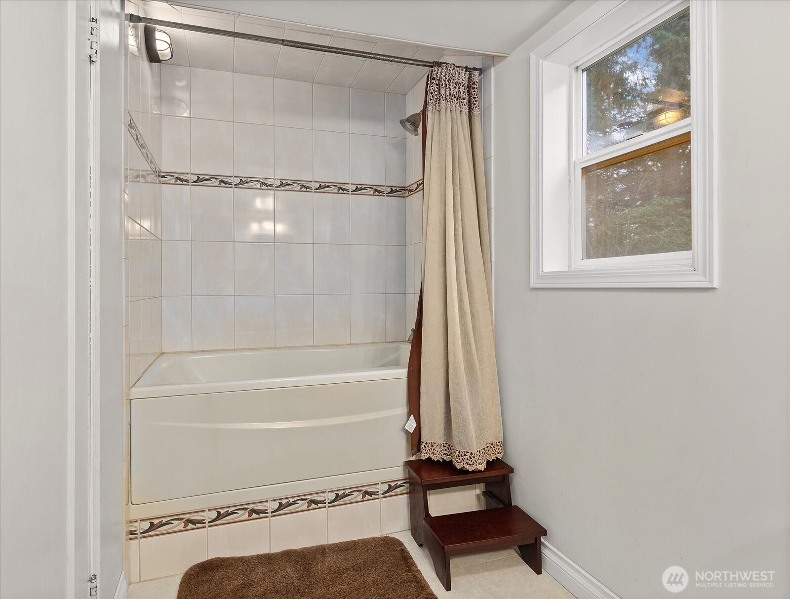 6302 Fleming Street Everett, WA 98203 - Photo 22 of 39