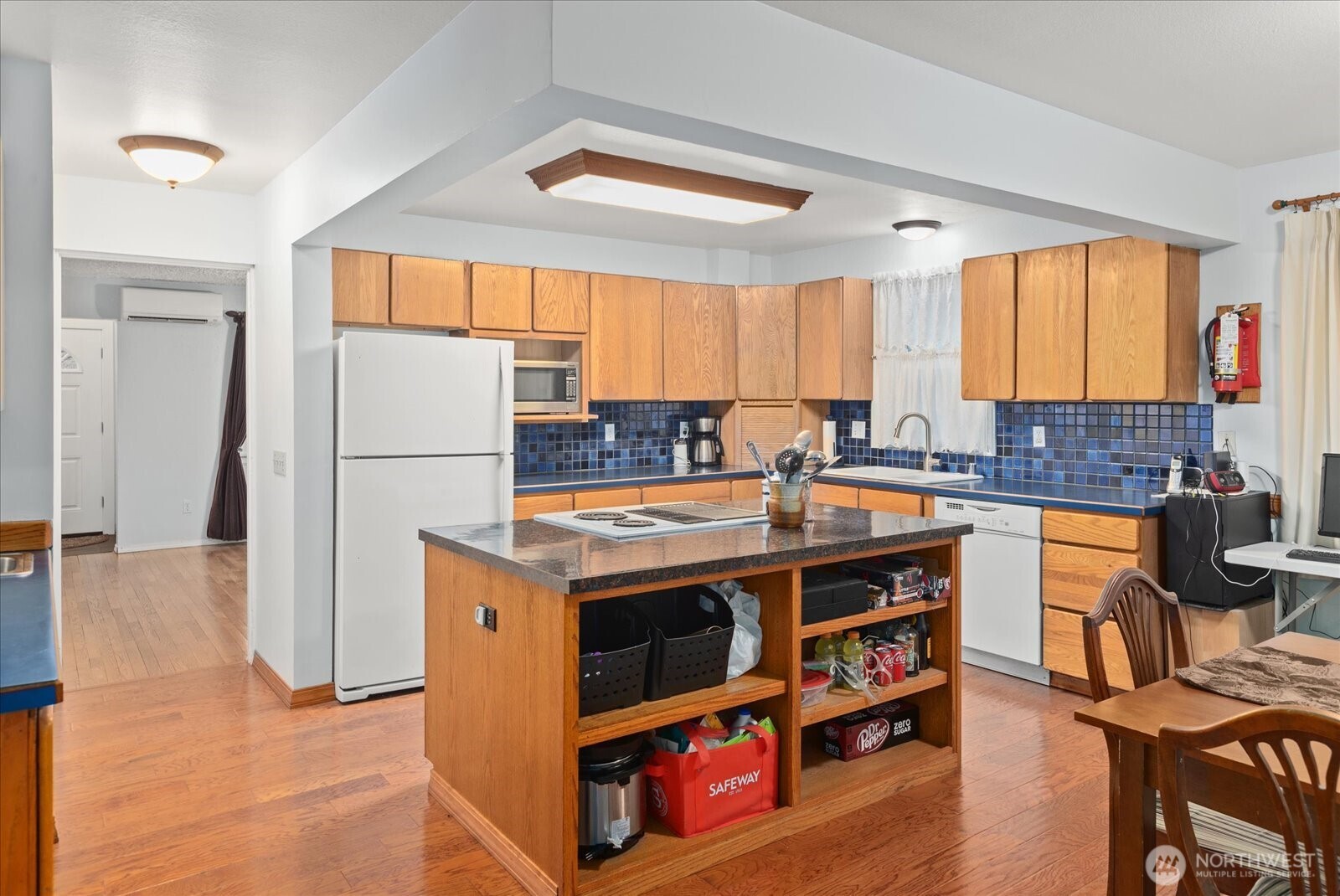 6302 Fleming Street Everett, WA 98203 - Photo 10 of 39