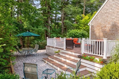 $945,000 | 5 Acorn Lane, Mattapoisett, MA 02739