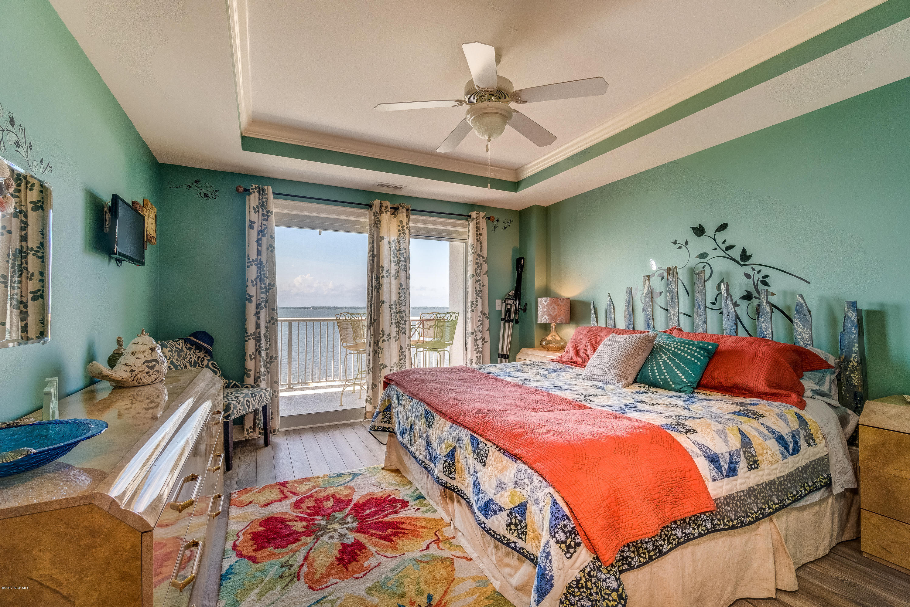 1550 Salter Path Road, Unit 206 Atlantic Beach, NC 28512 - Photo 15 of 38 Master bedroom