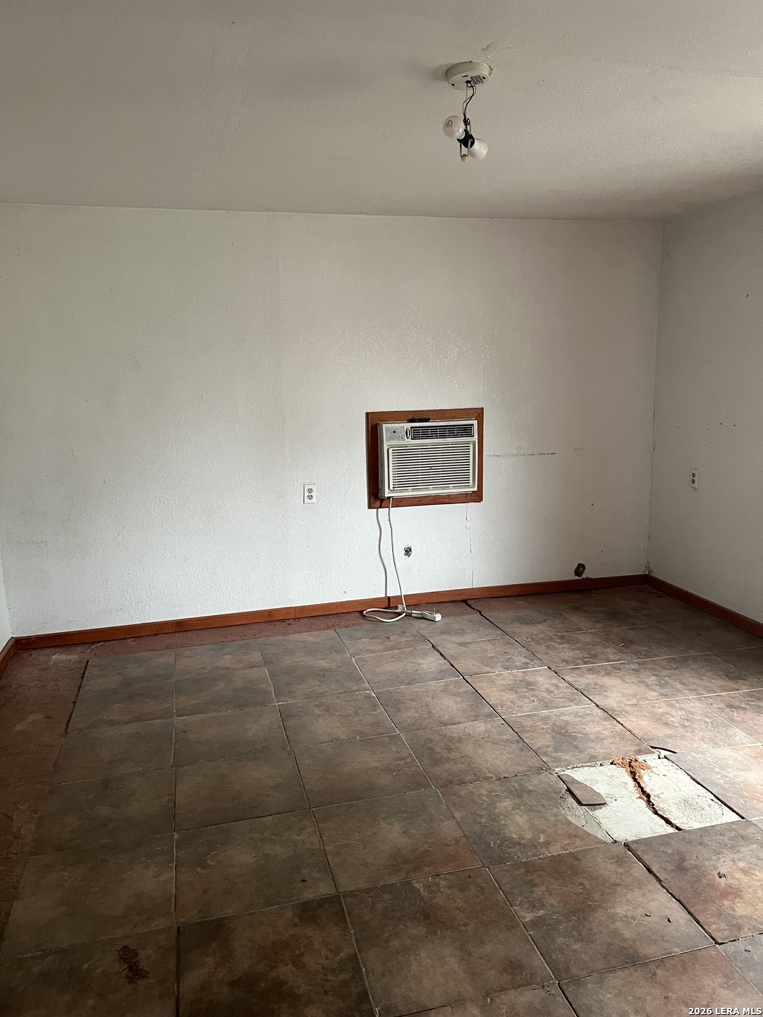 817 El Paso Street Sabinal, TX 78881 - Photo 15 of 15