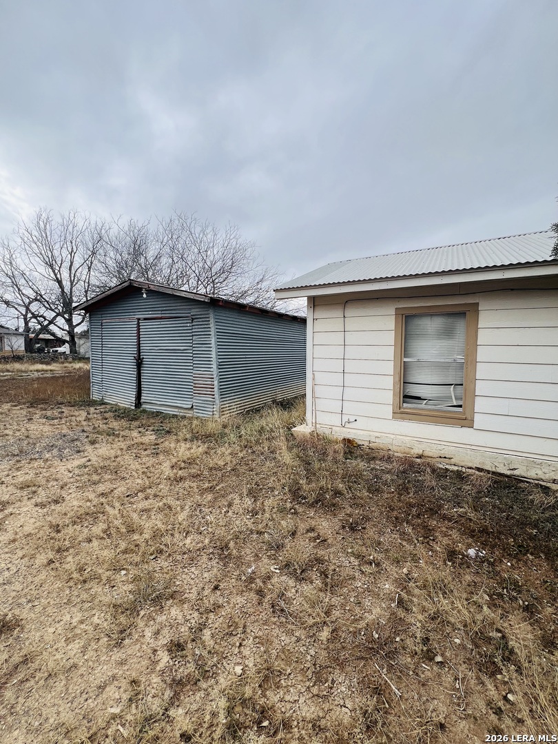 817 El Paso Street Sabinal, TX 78881 - Photo 6 of 15