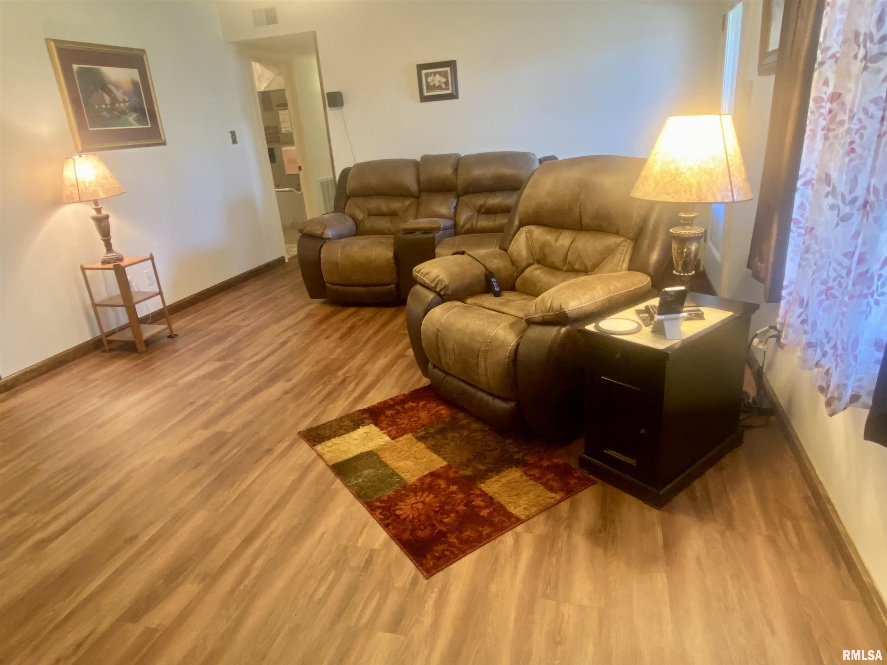 1706 Remington Road Marion, IL 62959 - Photo 9 of 29