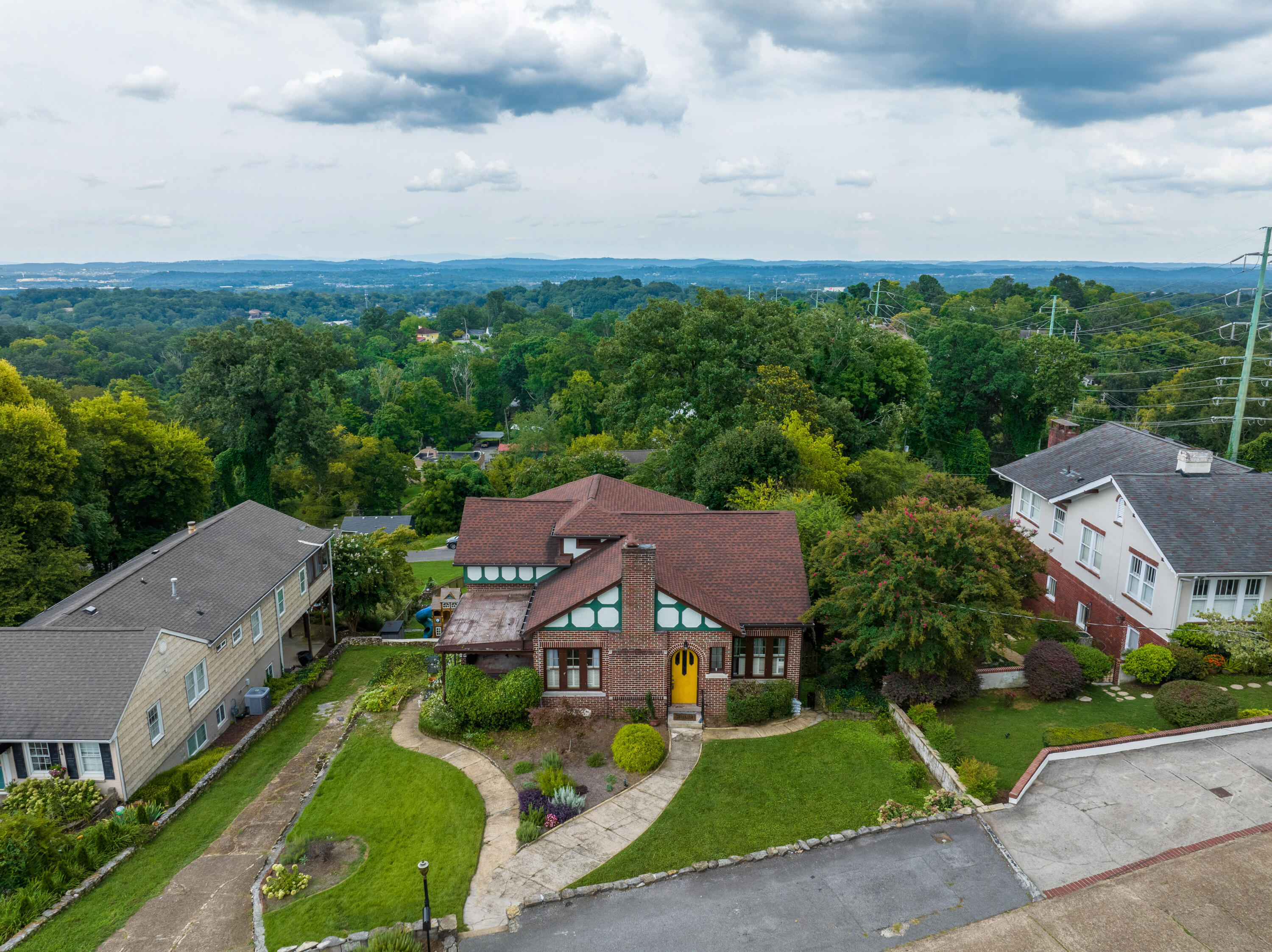 88 South Crest Road Chattanooga, TN 37404 - Photo 3 of 54 01 - 88 S Crest Rd - Aerials