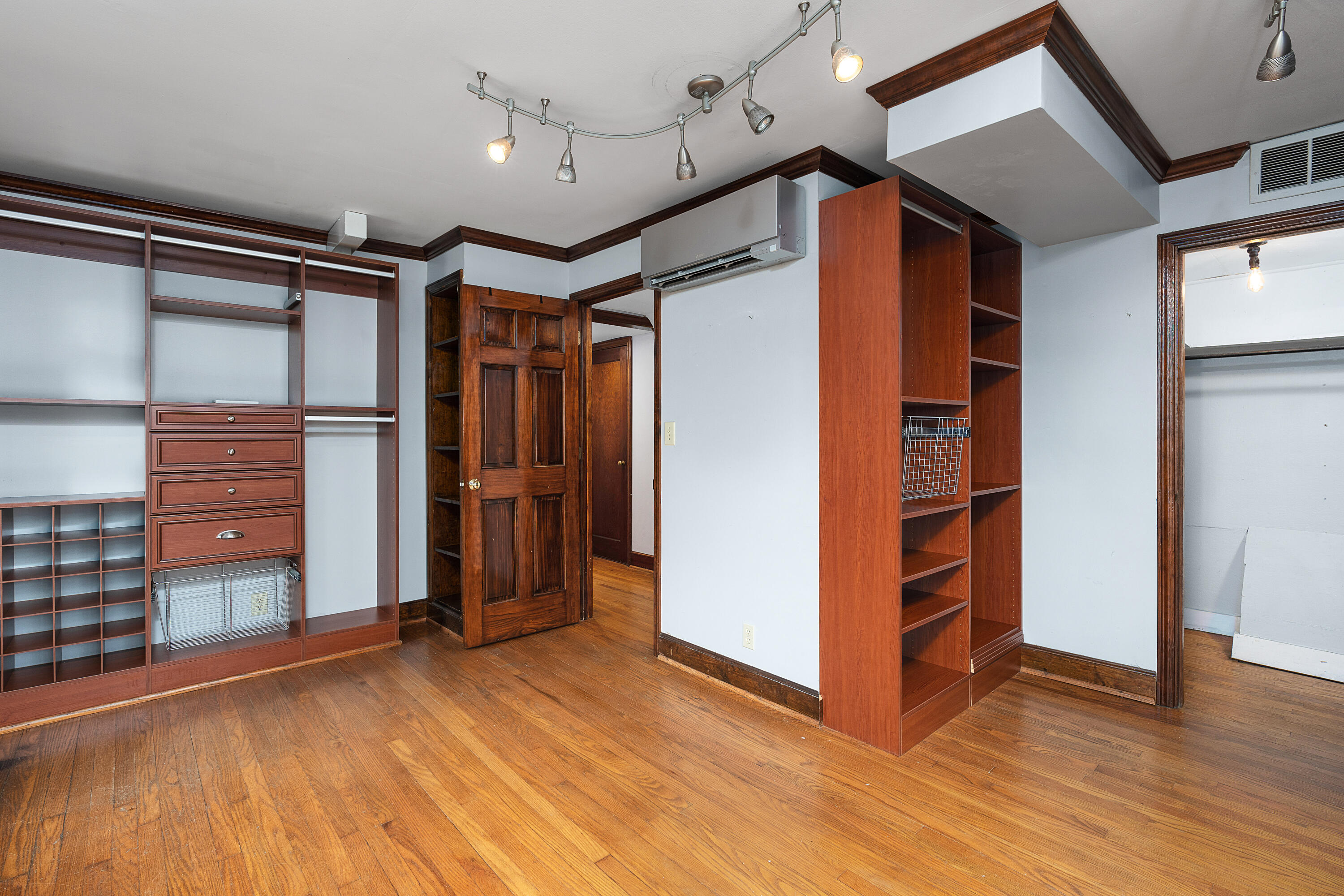 88 South Crest Road Chattanooga, TN 37404 - Photo 33 of 54 43 - 88 S Crest Rd - Interiors