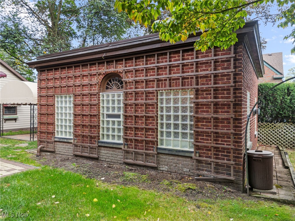 1271 Circle Drive Akron, OH 44310 - Photo 3 of 45 Original Garage was converted into an Art Studio with Heat & Electric.