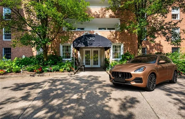 $494,800 | 302 Fox Chapel Road, Unit 307, Pittsburgh, PA 15238