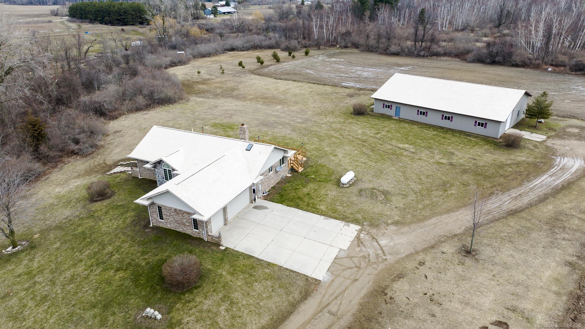 2829 Harneck Road Applegate, MI 48401 - Photo 6 of 77 1836 Sq Ft Home with Walk-out Lower Level