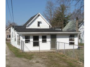 1115 Elm Street Rochester, IN 46975 - Photo 3 of 10