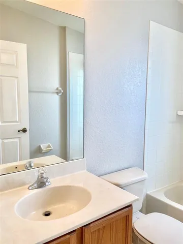 $1,950 | 3301 Whitestone Circle, Unit 307, Kissimmee, FL 34741