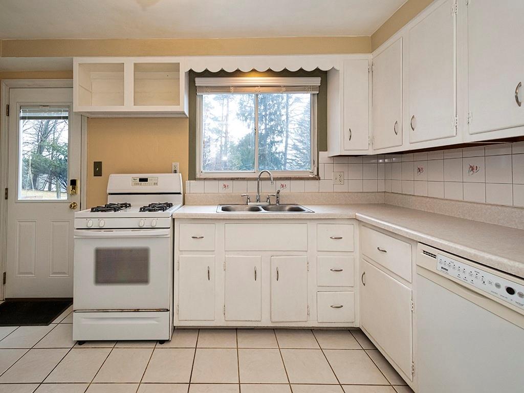 1589 Bellmonte Road Pittsburgh, PA 15237 - Photo 14 of 25 Gallery Image 14