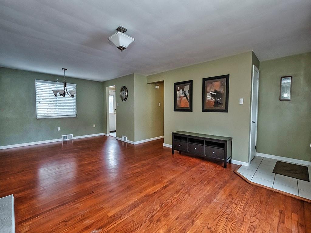 1589 Bellmonte Road Pittsburgh, PA 15237 - Photo 5 of 25 Gallery Image 5