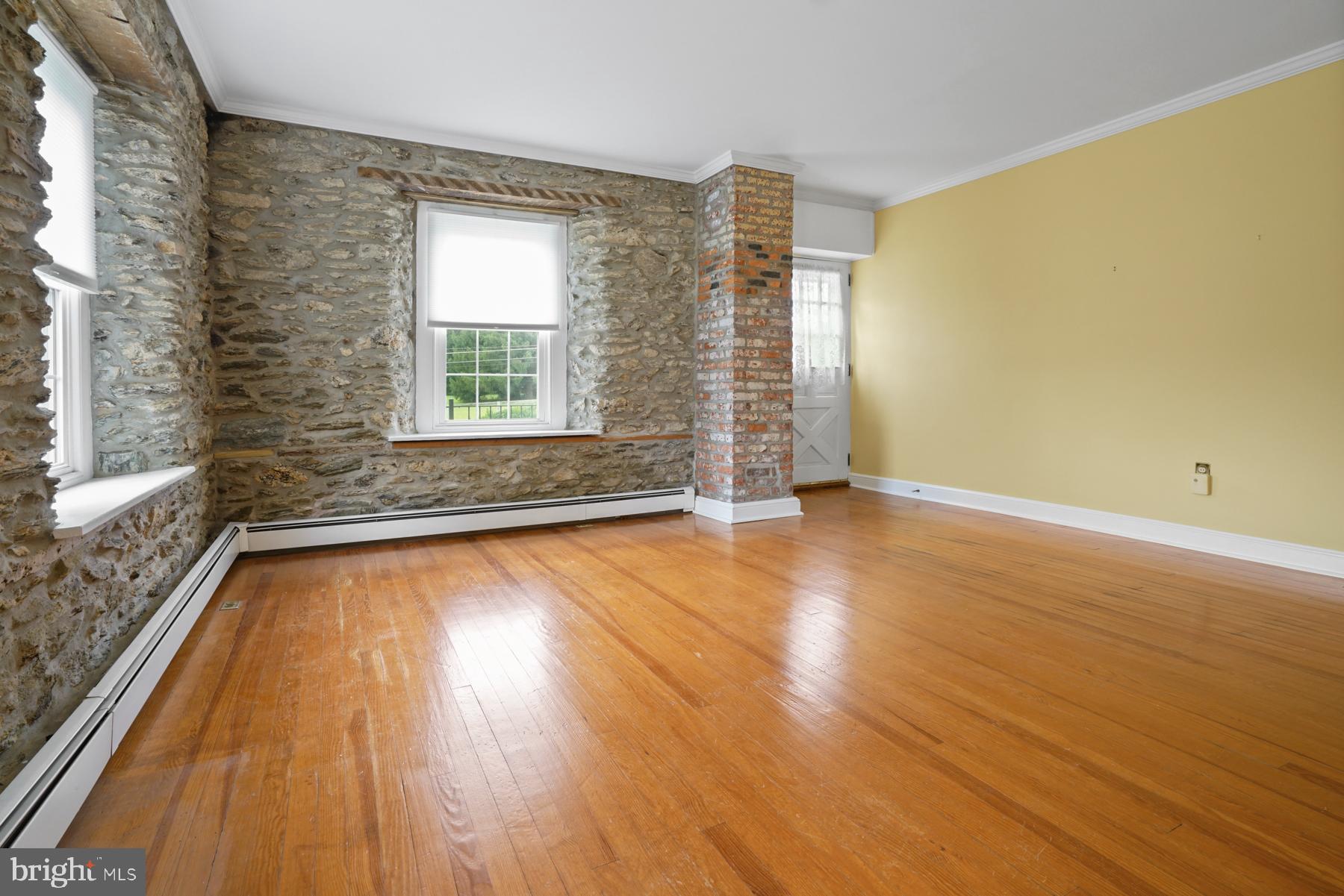 1850 Goosetown Road Coatesville, PA 19320 - Photo 15 of 45 Living Room