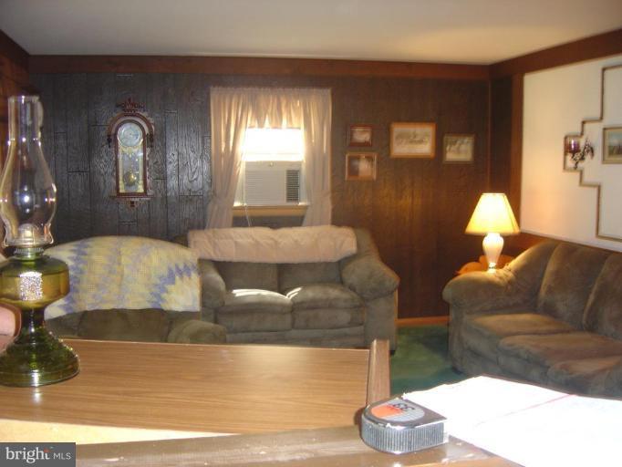 4152 Rupp Road Manchester, MD 21102 - Photo 2 of 16 Living Room