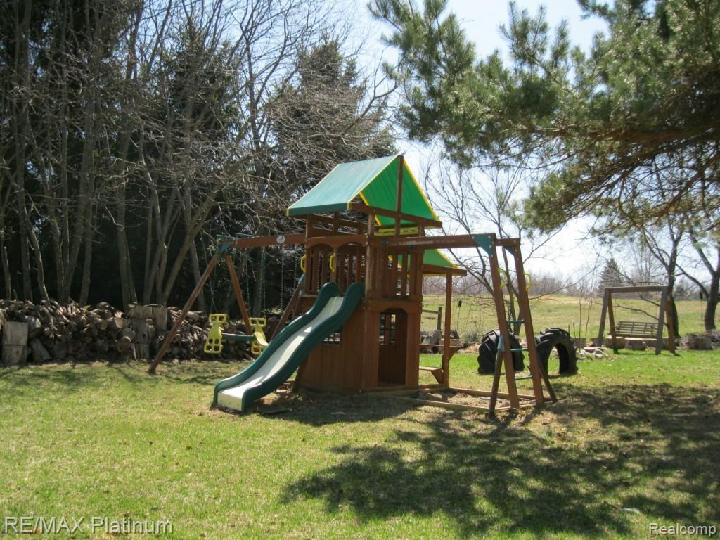 4850 East Allen Road Howell, MI 48855 - Photo 21 of 21 Playscape.jpg