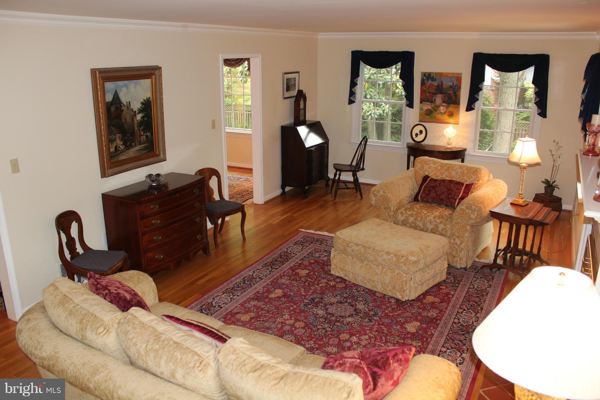 2009 Old Stage Road Alexandria, VA 22308 - Photo 3 of 20 Living Room