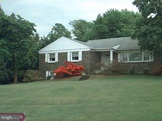 2813 North Kent Road Broomall, PA 19008 - Photo 1 of 6 Gallery Image 1
